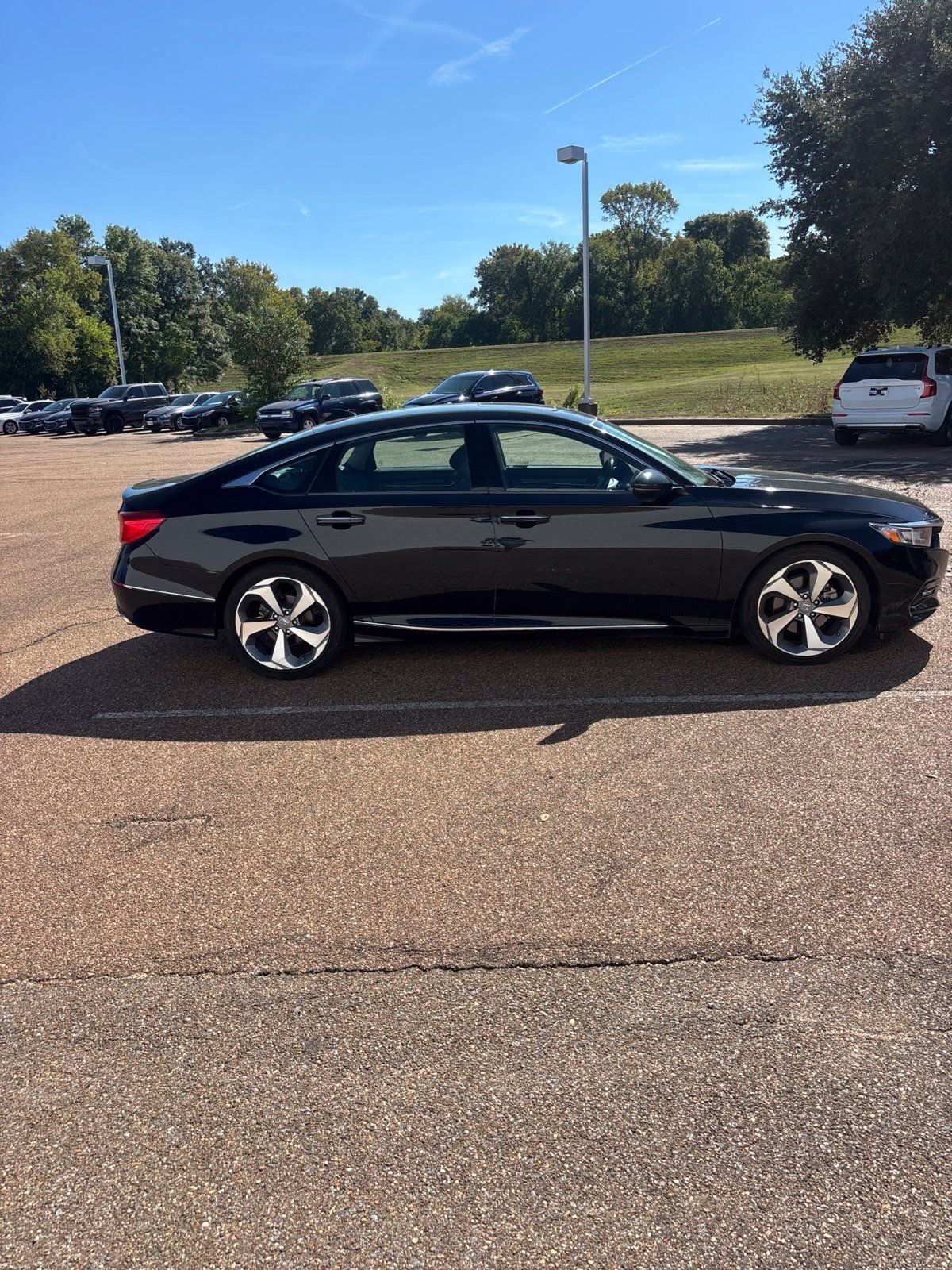 Used 2018 Honda Accord Touring image 8