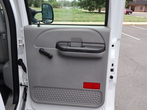 Used 2005 Ford F350 XL AWD/4WD image 26