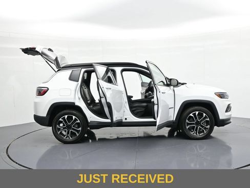 Used 2023 Jeep Compass Limited AWD/4WD image 28
