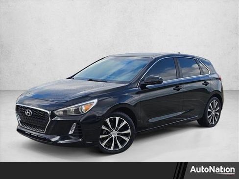 Used 2018 Hyundai Elantra GT image 1