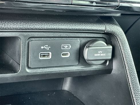 Used 2025 Honda Pilot TrailSport image 26