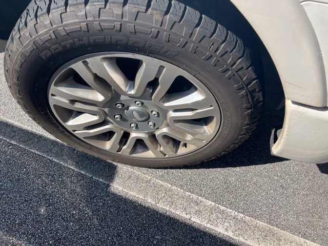 Used 2013 Ford F150 Platinum RWD image 4