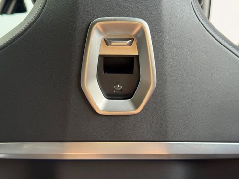 Used 2023 BMW 740i RWD image 39