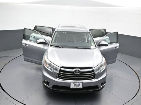 Certified 2016 Toyota Highlander XLE AWD/4WD image 48