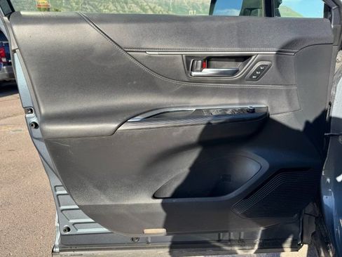Used 2021 Toyota Venza Limited w/ Advanced Technology Package AWD/4WD image 9