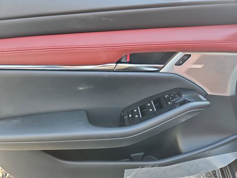 New 2026 MAZDA MAZDA3 Hatchback w/Premium Plus Pkg image 10