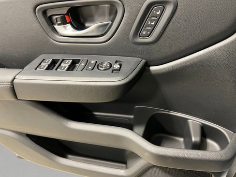 Used 2025 Honda Pilot Touring image 18