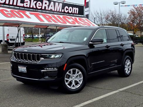 Certified 2022 Jeep Grand Cherokee Limited image 3