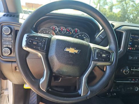 Used 2021 Chevrolet Silverado 2500 Custom w/ Custom Value Package AWD/4WD image 5