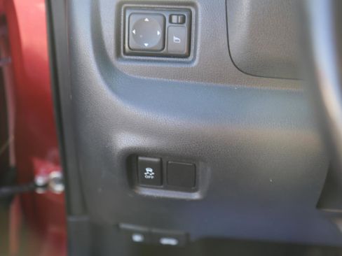 Used 2018 Nissan Versa Note SV image 11