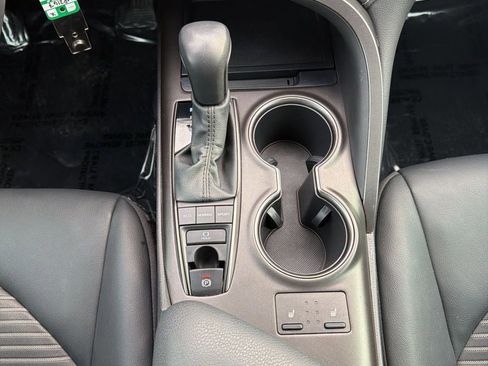 Used 2022 Toyota Camry SE w/ Cold Weather Package AWD/4WD image 22