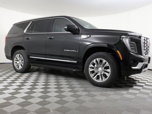 New 2026 GMC Yukon Denali w/ Advanced Technology Package image 2