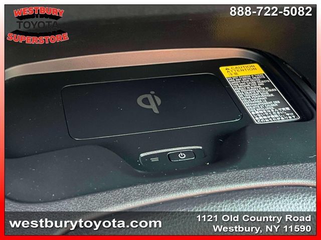Used 2024 Toyota Corolla SE w/ SE Premium Package FWD image 31