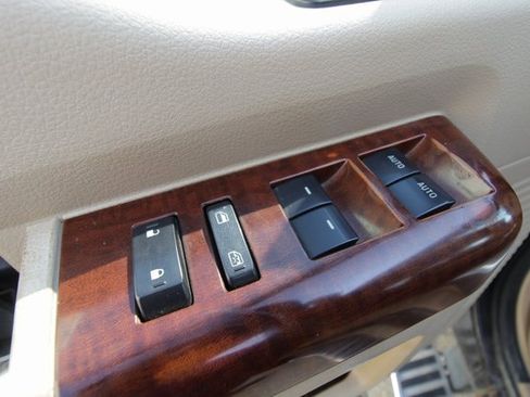 Used 2013 Ford F350 King Ranch w/ King Ranch w/Chrome Pkg image 17