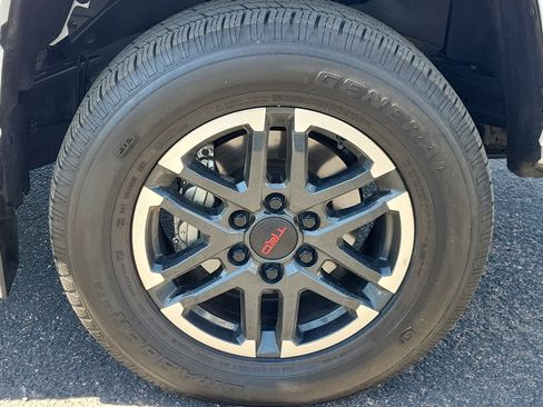 Used 2024 Toyota Tacoma TRD Sport AWD/4WD image 20