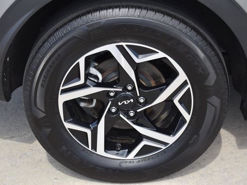 Used 2025 Kia Sportage LX AWD/4WD image 10
