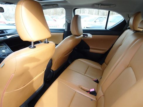 Used 2011 Lexus CT 200h Premium w/ Premium Audio Pkg FWD image 11
