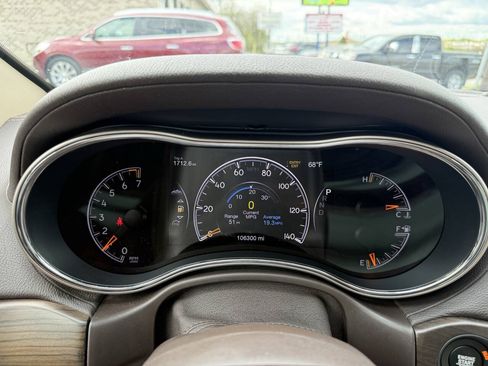 Used 2016 Jeep Grand Cherokee Overland AWD/4WD image 28