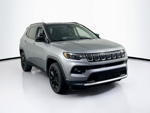 Used 2022 Jeep Compass Limited AWD/4WD image 3