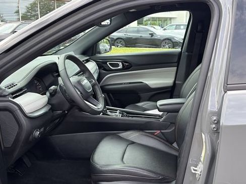 Used 2024 Jeep Compass Limited AWD/4WD image 10