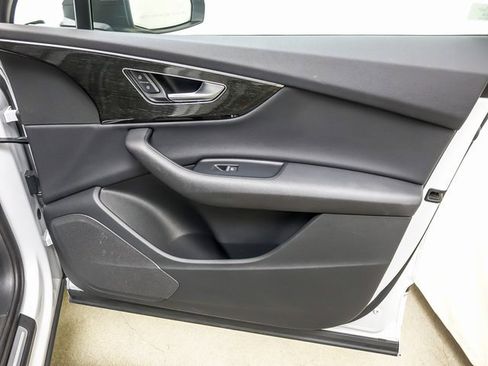 Used 2022 Audi Q7 2.0T Premium w/ Convenience Package image 32