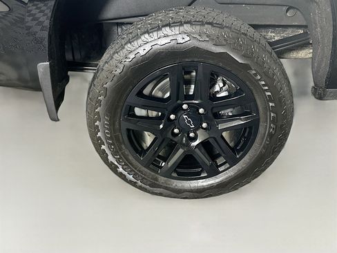 Used 2025 Chevrolet Silverado 1500 Custom Trail Boss image 11