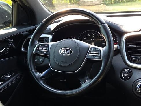 Used 2019 Kia Sorento SX FWD image 12