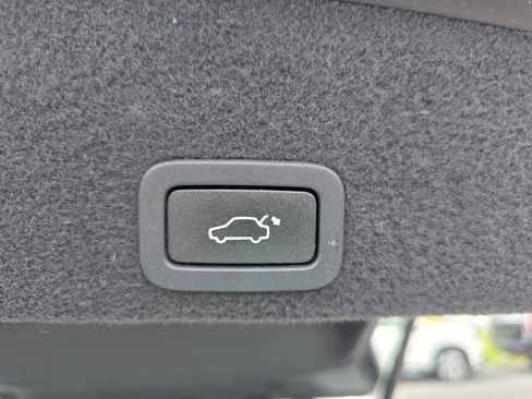 Used 2017 Volvo XC60 T6 Dynamic w/ Climate Package AWD/4WD image 27