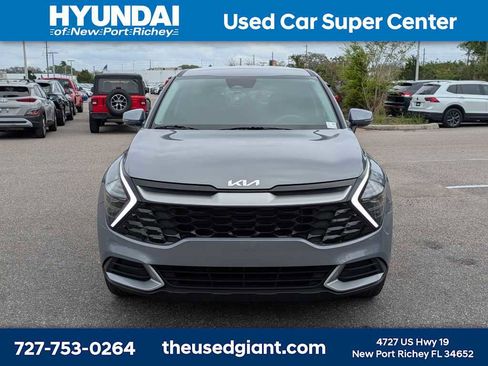 Used 2025 Kia Sportage EX image 8