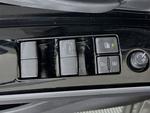 Used 2023 Subaru Solterra AWD image 14