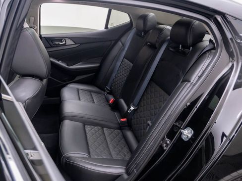Used 2019 Nissan Maxima Platinum w/ Sport Mat Group FWD image 17