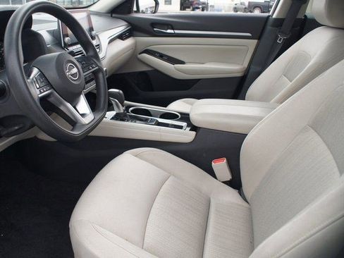 Used 2023 Nissan Altima 2.5 SV image 12