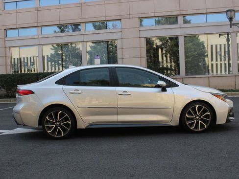 Used 2022 Toyota Corolla SE FWD image 6