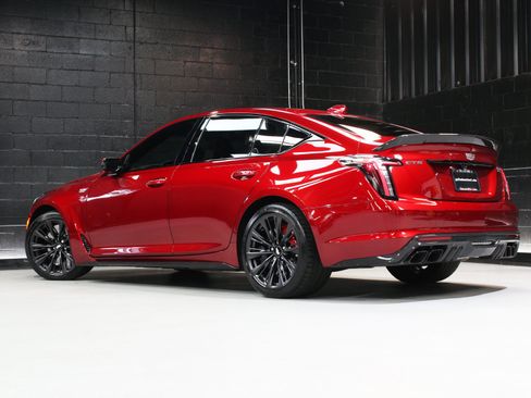Used 2024 Cadillac CT5 V Blackwing w/ Carbon Fiber Package 2 RWD image 18