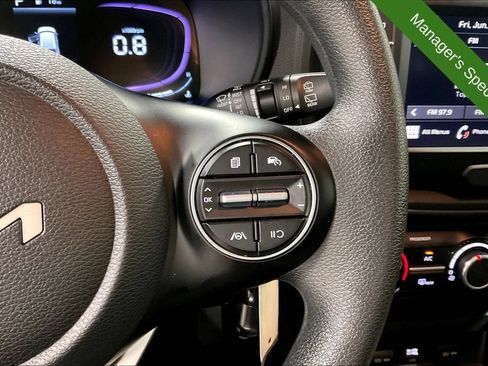 Used 2025 Kia Soul LX w/ LX Technology Package FWD image 25