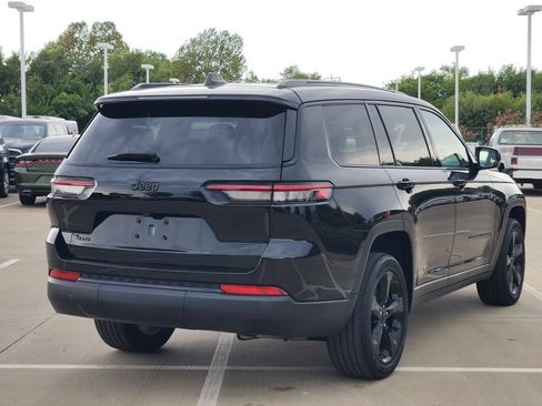 Used 2023 Jeep Grand Cherokee L Laredo AWD/4WD image 5
