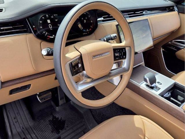 Used 2026 Land Rover Range Rover Long Wheelbase SE AWD/4WD image 11
