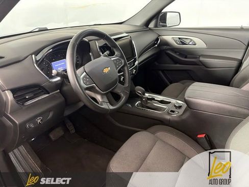 Used 2023 Chevrolet Traverse LT FWD image 10