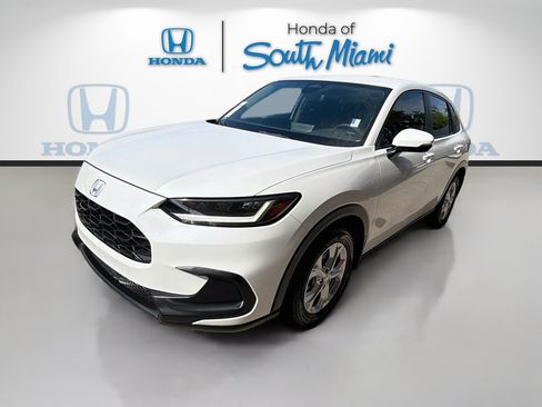 Used 2025 Honda HR-V LX image 3