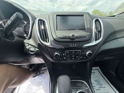 Used 2024 Chevrolet Equinox LT w/ Driver Convenience Package image 18