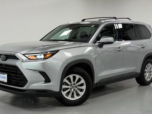 Used 2024 Toyota Grand Highlander XLE image 1