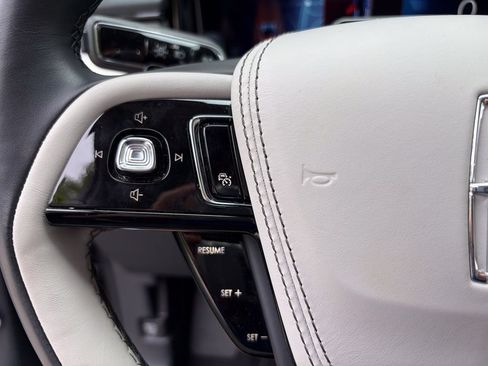 Used 2026 Lincoln Aviator AWD image 40