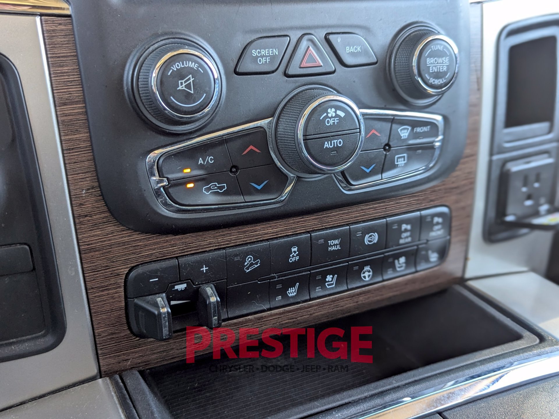 Used 2018 RAM 2500 Laramie w/ Off Road Package AWD/4WD image 25