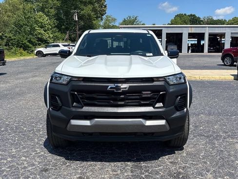 Used 2024 Chevrolet Colorado Trail Boss w/ Technology Package AWD/4WD image 2