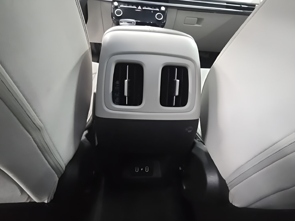 Certified 2025 Hyundai Tucson SEL AWD/4WD image 27