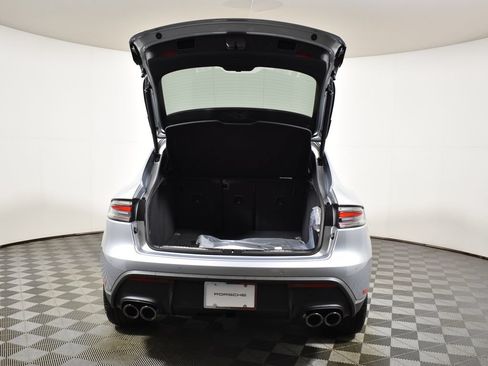 Used 2026 Porsche Macan AWD/4WD image 43