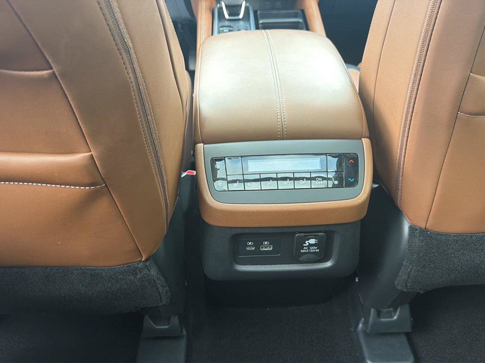 Used 2024 Nissan Pathfinder Platinum AWD/4WD image 25
