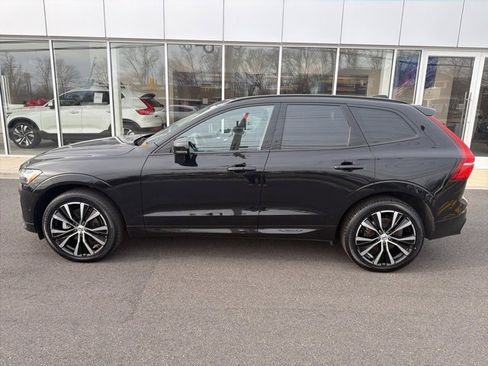 Certified 2025 Volvo XC60 B5 Plus image 2