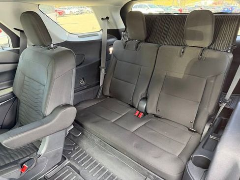 Used 2021 Ford Explorer XLT image 35