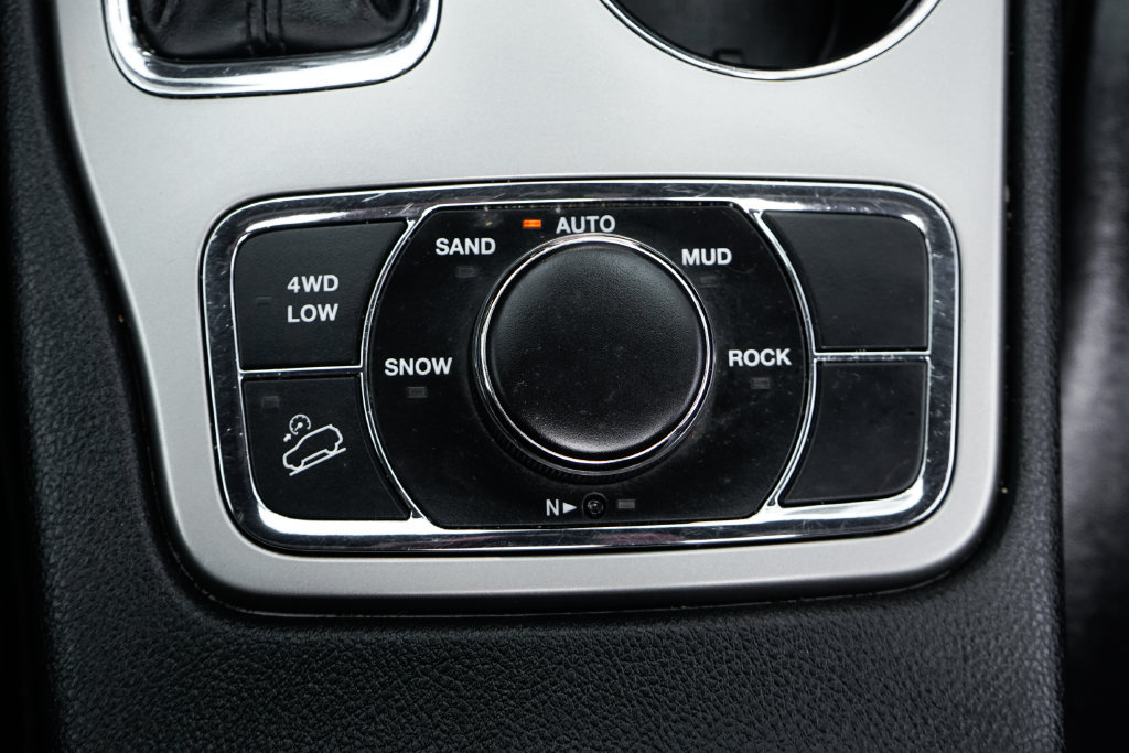 Used 2022 Jeep Grand Cherokee Limited AWD/4WD image 34